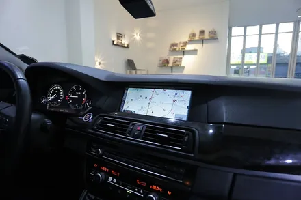 bmw 5시리즈에 걸맞는 내비게이션으로 교체해볼까요? / 부산 금정