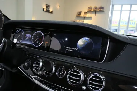 벤츠 S350d 내비게이션은 이것으로 교체하세요. / 부산 금정