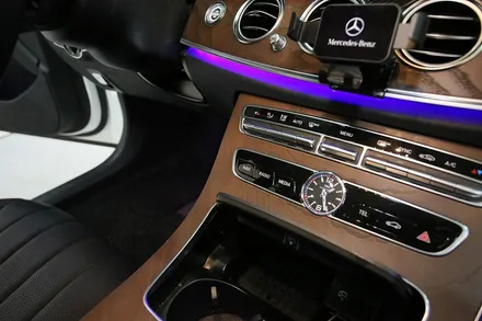 벤츠 E300 네비게이션, 아틀란 탑재와 최신 지도 업데이트 무료 지원 / 부산 금정