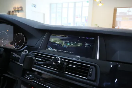 BMW 520d 내비게이션 교체하고, 평생 업데이트 공짜로 사용하기 / 부산 금정