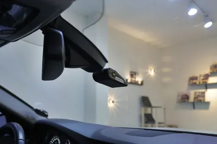 bmw 520d에 아이나비 x3 큐브 있으니 확 다르죠? / 부산 금정