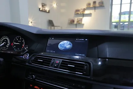 bmw 5시리즈에 걸맞는 내비게이션으로 교체해볼까요? / 부산 금정