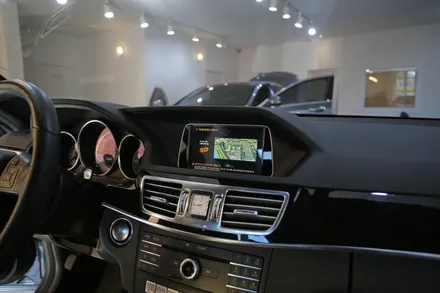 벤츠 W212 E250에 아틀란 내비게이션이? / 부산 금정