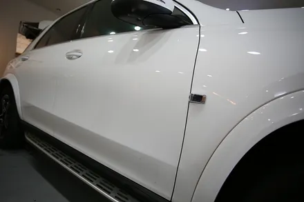벤츠 GLE450 아이나비 4채널 블랙박스에 아이볼트 Q 에디션 전용 보조 배터리까지 / 부산 금정
