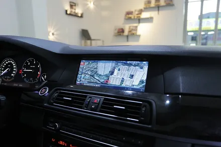 bmw 5시리즈에 걸맞는 내비게이션으로 교체해볼까요? / 부산 금정