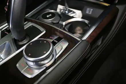 bmw 7시리즈 740d 네비게이션에 혁신을 더해줄 정보! / 부산 금정