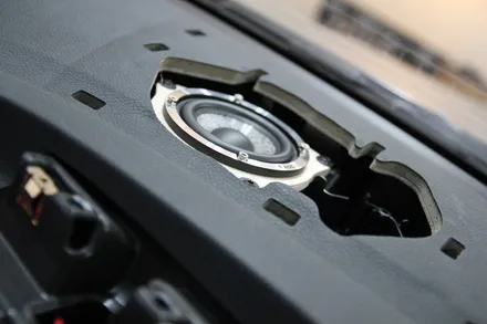 스피커 교체만으로도 좋은 소리의 완성, bmw 220d! / 부산 금정