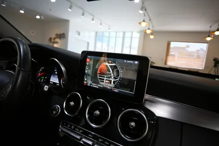 벤츠 c220d, 아이나비 x3 큐브 장착 가능할까? / 부산 금정