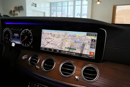 벤츠 E300 내비게이션 업데이트? 이제 아틀란으로! / 부산 금정