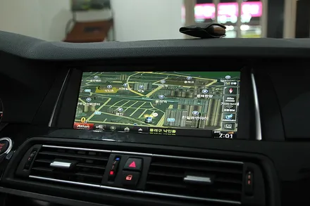 BMW 520D 네비게이션, 부산 BMW 네비매립 아이머큐리! / 부산 금정