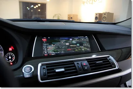 BMW GT 아이나비X1큐브 네비게이션 매립 / 부산 금정