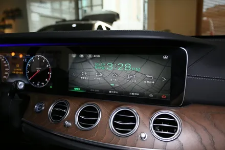 벤츠 e300 4matic 익스클루시브, 필수 잇 템! / 부산 금정