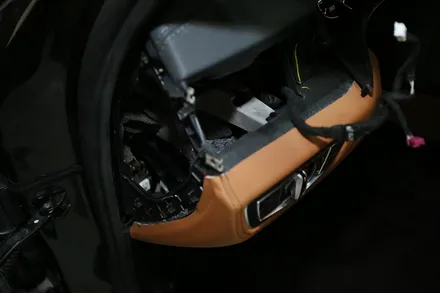 BMW 730d 디젤 엔진 소음을 위한 부산 자동차 방음 / 부산 금정