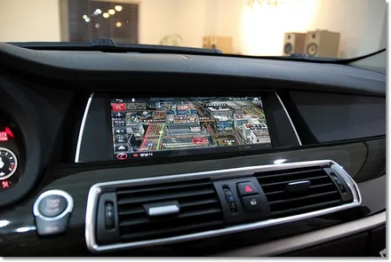 BMW GT 아이나비X1큐브 네비게이션 매립 / 부산 금정
