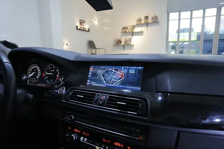 bmw 5시리즈에 걸맞는 내비게이션으로 교체해볼까요? / 부산 금정