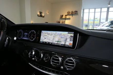 벤츠 S350d 내비게이션은 이것으로 교체하세요. / 부산 금정
