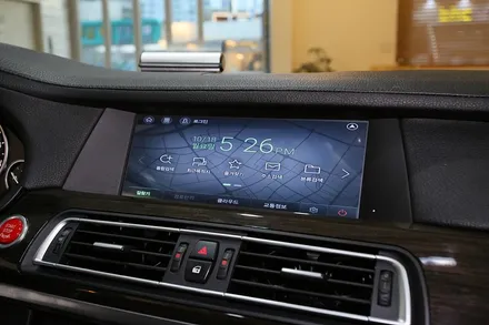 M2C 200A와 함께하는 BMW 7시리즈 740LI 아틀란 터치 내비게이션 / 부산 금정