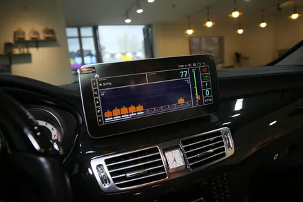 멈춰, 스마트폰 내비게이션! 벤츠 CLS350 안드로이드 올인원으로 간편하게 사용해요 / 부산 금정