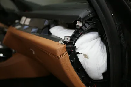 BMW 730d 디젤 엔진 소음을 위한 부산 자동차 방음 / 부산 금정