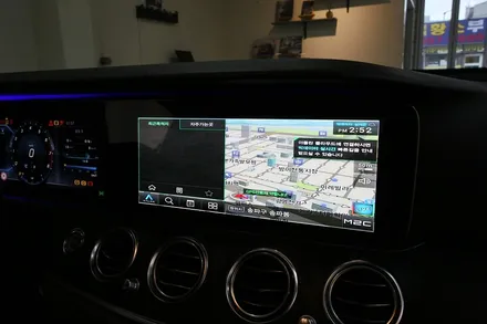 사용이 편한 W213 벤츠 E300 내비게이션이 있다! / 부산 금정