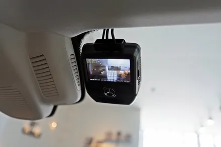 벤츠 e클래스 e220d 순정 블랙박스 상시녹화! / 부산 금정