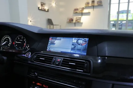 bmw 5시리즈에 걸맞는 내비게이션으로 교체해볼까요? / 부산 금정