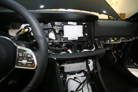 벤츠 e300 다운 정숙함이란? 자동차방음으로 완성! / 부산 금정