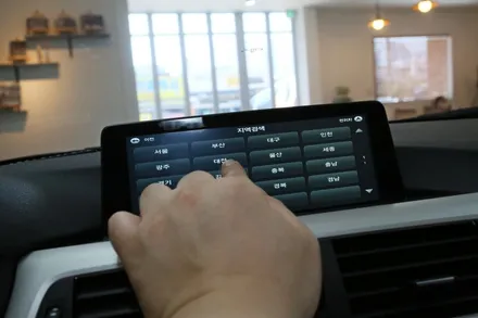 bmw 320d 내비매립합시다. 정말 편해요! / 부산 금정