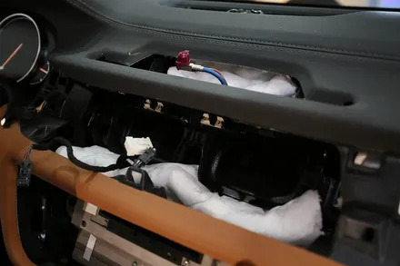 BMW 730d 디젤 엔진 소음을 위한 부산 자동차 방음 / 부산 금정