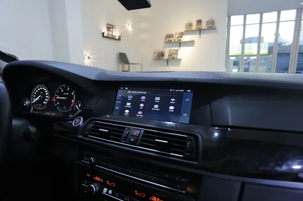 bmw 5시리즈에 걸맞는 내비게이션으로 교체해볼까요? / 부산 금정
