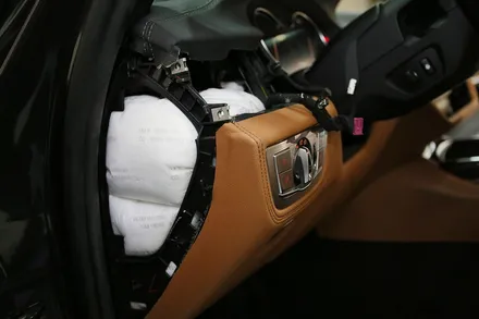 BMW 730d 디젤 엔진 소음을 위한 부산 자동차 방음 / 부산 금정