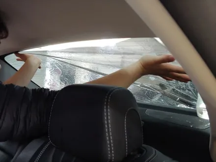 인천 브이쿨 썬팅 H (구 NH) 벤츠 E클래스 그린빛 반사필름을 입히다