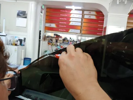 인천 테슬라 모델3 썬팅 23년경력에서 나오는 높은퀄리티