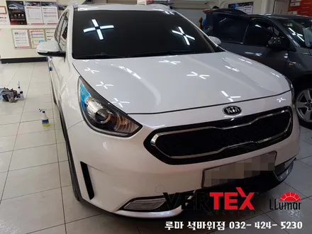 니로 버텍스900으로 전면썬팅재시공