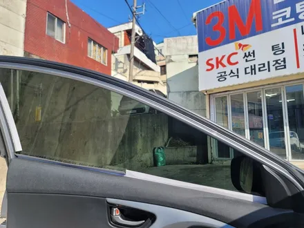 울산썬팅 아반떼MD 기존 썬팅은 스팀기로 완벽 제거 후 재시공