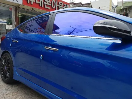 울산 켈란 카멜레온CR 컬러썬팅 대리점에서 아반떼AD스포츠 시공했습니다
