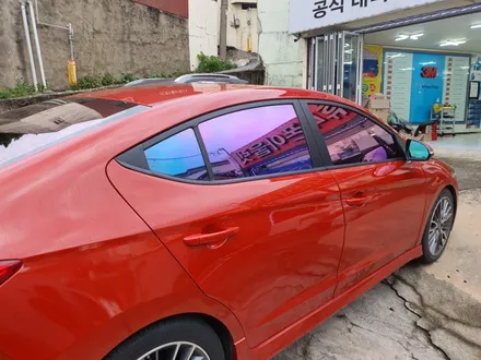 울산썬팅 아반떼AD 카멜레온 필름으로 시공