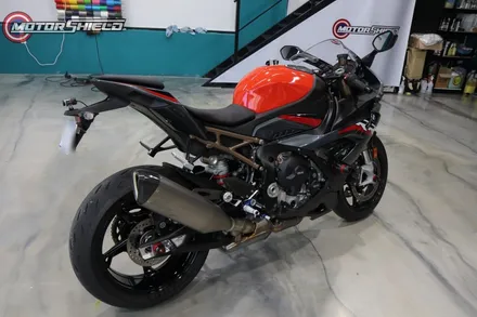 BMW M1000 바이크 오일탱크 레드 랩핑 by 대전랩핑 & 대전PPF 모터쉴드 / 대전 유성구