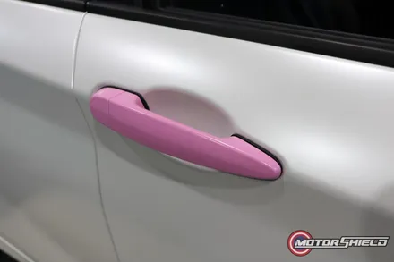 BMW 118D 사틴화이트펄 전체랩핑 + 버블껌핑크 포인트랩핑 by 대전 모터쉴드 / 대전 유성구
