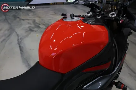 BMW M1000 바이크 오일탱크 레드 랩핑 by 대전랩핑 & 대전PPF 모터쉴드 / 대전 유성구