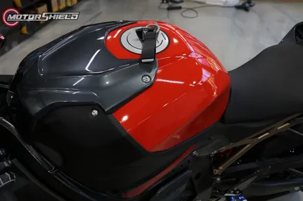 BMW M1000 바이크 오일탱크 레드 랩핑 by 대전랩핑 & 대전PPF 모터쉴드 / 대전 유성구