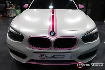 BMW 118D 사틴화이트펄 전체랩핑 + 버블껌핑크 포인트랩핑 by 대전 모터쉴드 / 대전 유성구