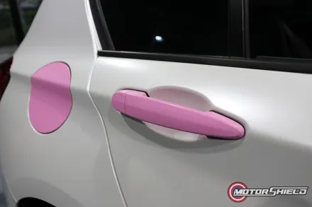 BMW 118D 사틴화이트펄 전체랩핑 + 버블껌핑크 포인트랩핑 by 대전 모터쉴드 / 대전 유성구