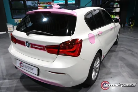 BMW 118D 사틴화이트펄 전체랩핑 + 버블껌핑크 포인트랩핑 by 대전 모터쉴드 / 대전 유성구