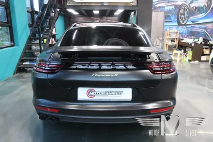 포르쉐 파나메라 4 E-Hybrid 사틴블랙 전체랩핑 [대전 모터쉴드] / 대전 유성구
