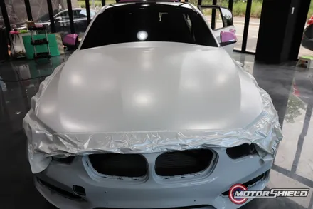 BMW 118D 사틴화이트펄 전체랩핑 + 버블껌핑크 포인트랩핑 by 대전 모터쉴드 / 대전 유성구