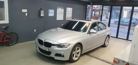 울산랩핑으로 BMW 3시리즈 F30바디 실내 분위기를 바꿔보자. / 울산광역시 남구