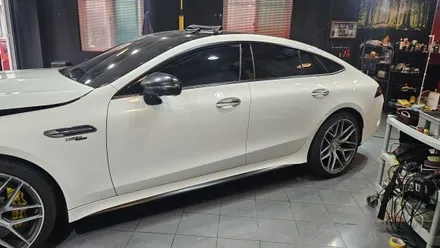 춘천 랩핑 벤츠 gt amg 크롬 죽이기및 본넷ppf시공및 실내랩핑 / 춘천시 후평동