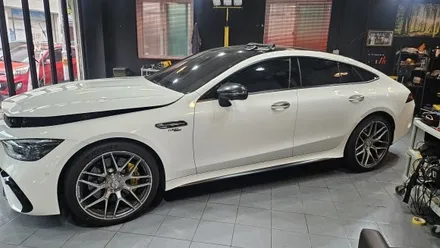춘천 랩핑 벤츠 gt amg 크롬 죽이기및 본넷ppf시공및 실내랩핑 / 춘천시 후평동