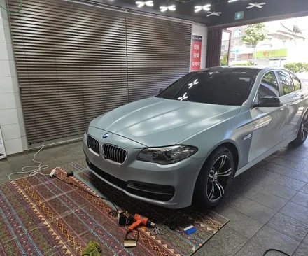 춘천랩핑 춘천bmw528전체랩핑및 안드로이드올인원장착춘천올인원 / 춘천시 후평동